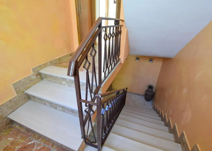 3 Bedroom Amazing In Portole Апартаменти