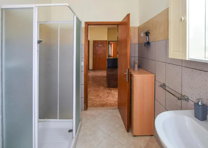 3 Bedroom Amazing In Portole דירה *